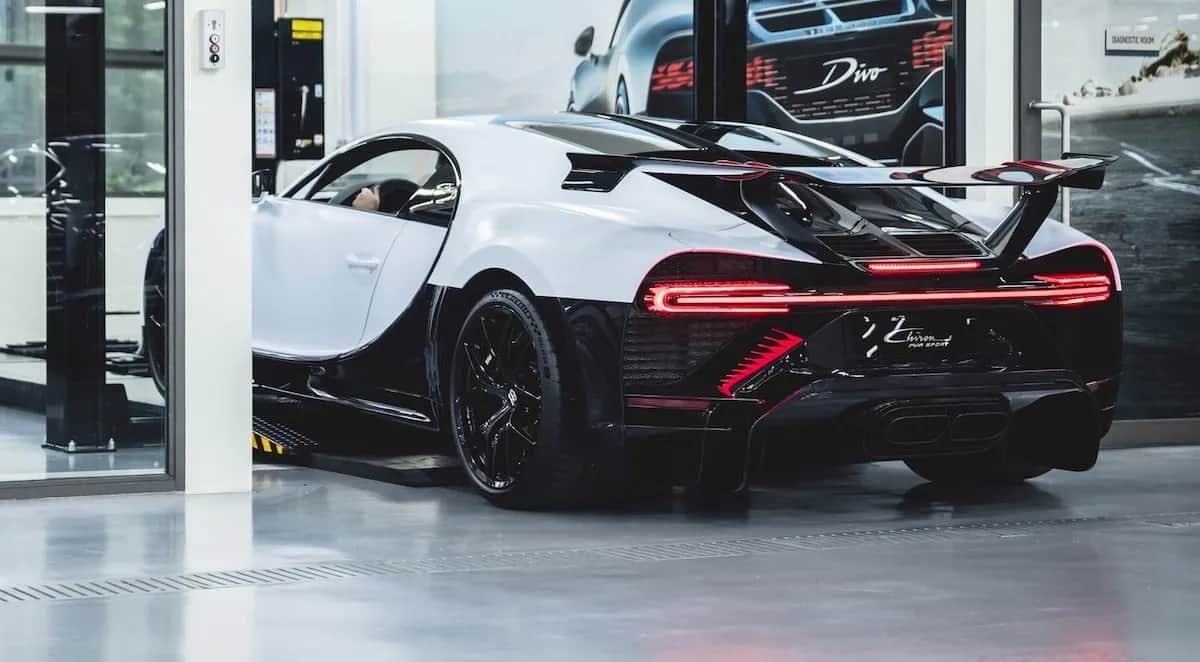 Ile kosztuje wymiana oleju w Bugatti Chiron? Zaskakujące ceny!