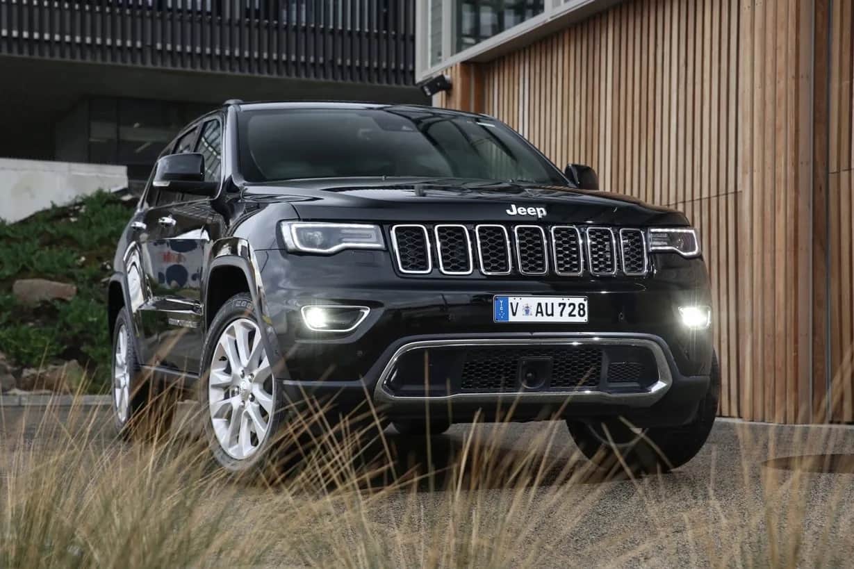 Ile waży Jeep Grand Cherokee? Zaskakujące różnice w wagach modeli
