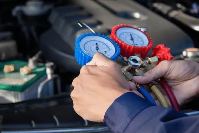 Ile oleju do klimatyzacji po wymianie chłodnicy, aby uniknąć problemów?