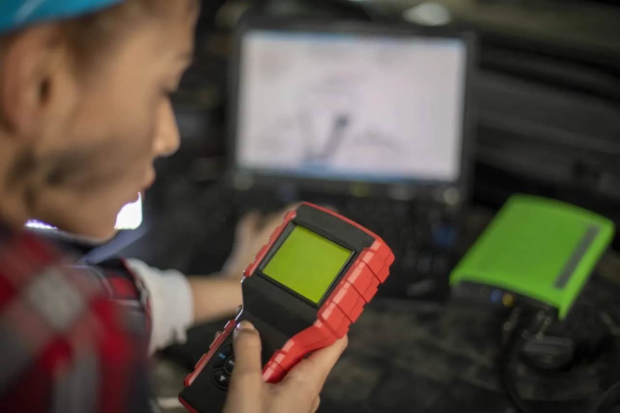 Czy chip tuning jest bezpieczny? Odkryj ryzyka i korzyści tuningu