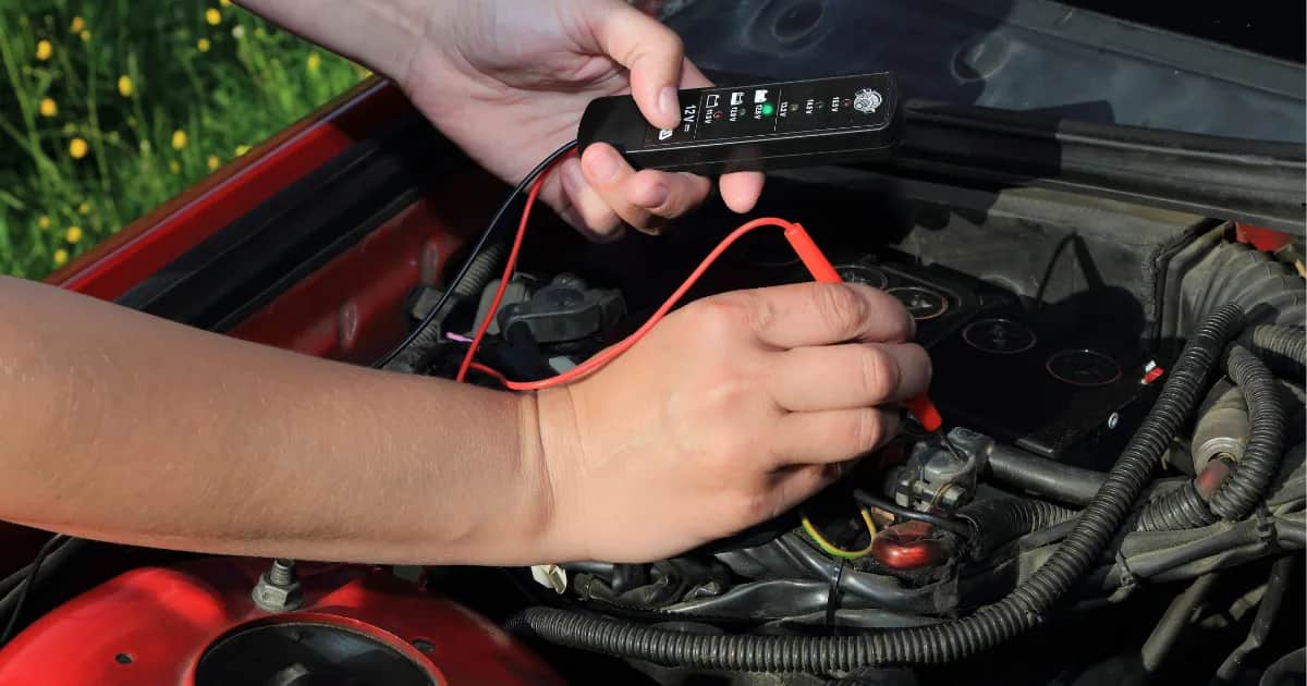 Prostownik jakie napięcie wybrać, aby uniknąć uszkodzenia akumulatora?