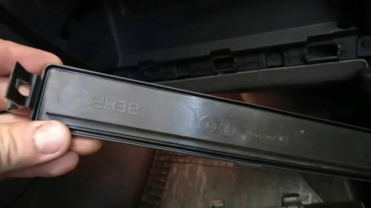 Filtr kabinowy jeep cherokee kj – gdzie go znaleźć i jak dbać o jakość powietrza