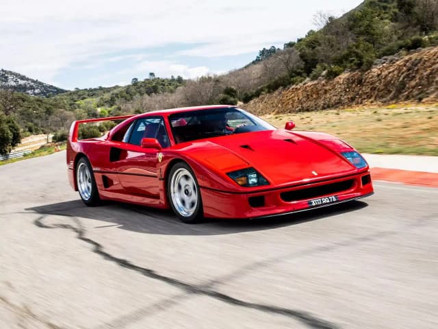 Ile kosztuje ferrari f40? Zaskakujące ceny na rynku samochodów luksusowych